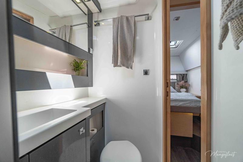 Book yachts online - catamaran - Helia 44 - Mangofloat - rent