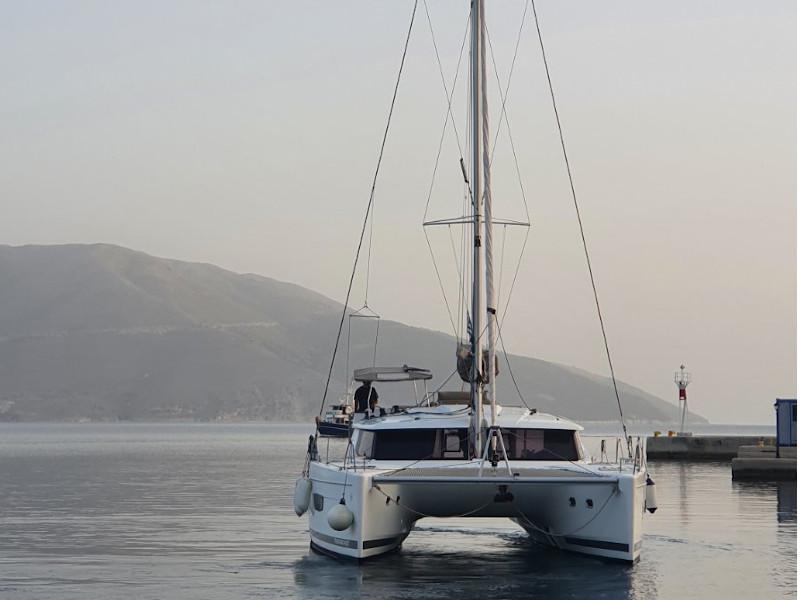 Book yachts online - catamaran - Helia 44 - HELIOS - rent