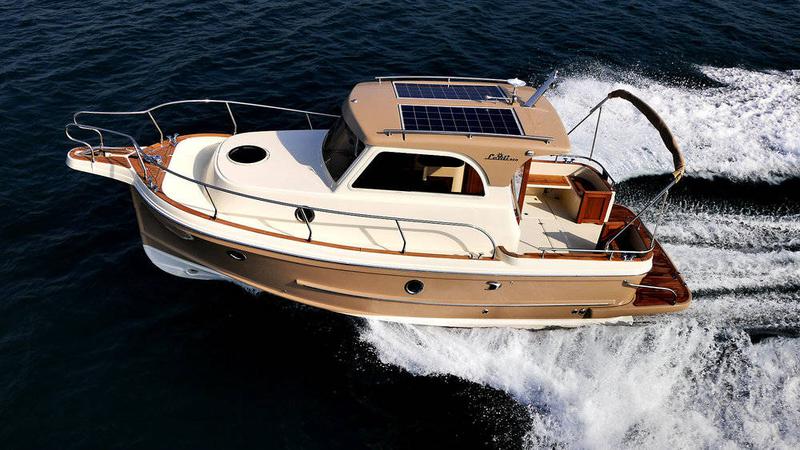Book yachts online - motorboat - Leidi 800R - Leidi D - rent