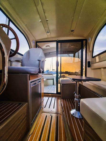 Book yachts online - motorboat - Leidi 800R - Leidi D - rent