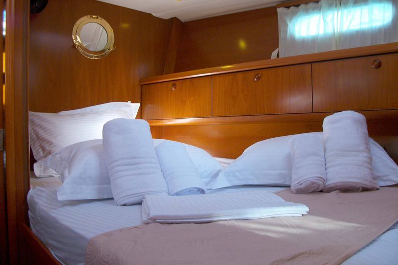 Book yachts online - sailboat - Sun Odyssey 54DS - Boomerang - rent