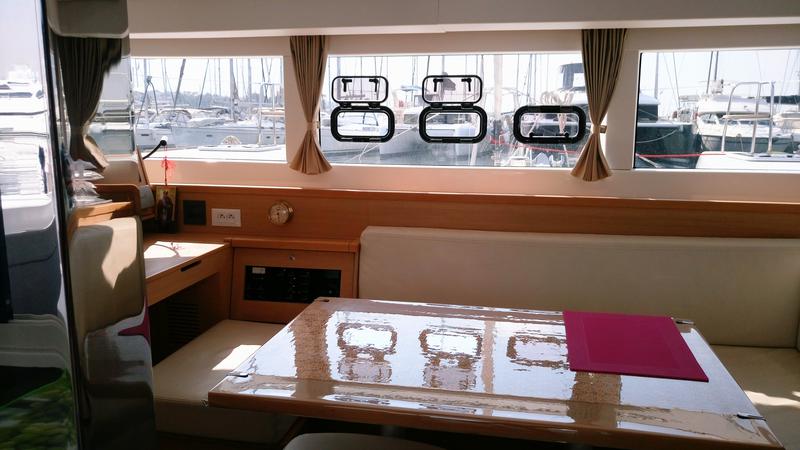 Book yachts online - catamaran - Lagoon 39 - Lion Royal - rent