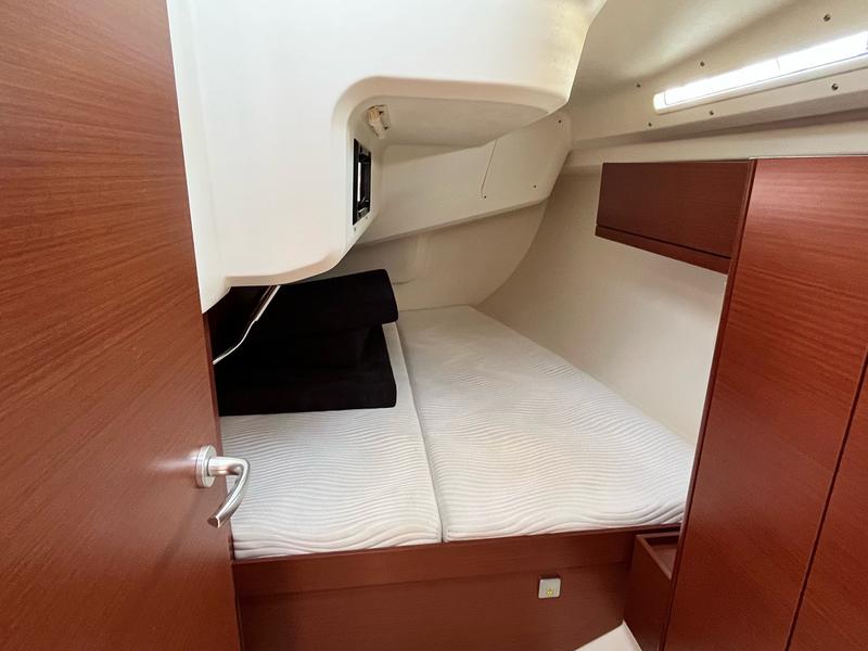 Book yachts online - sailboat - Hanse 418 - Piranha - rent