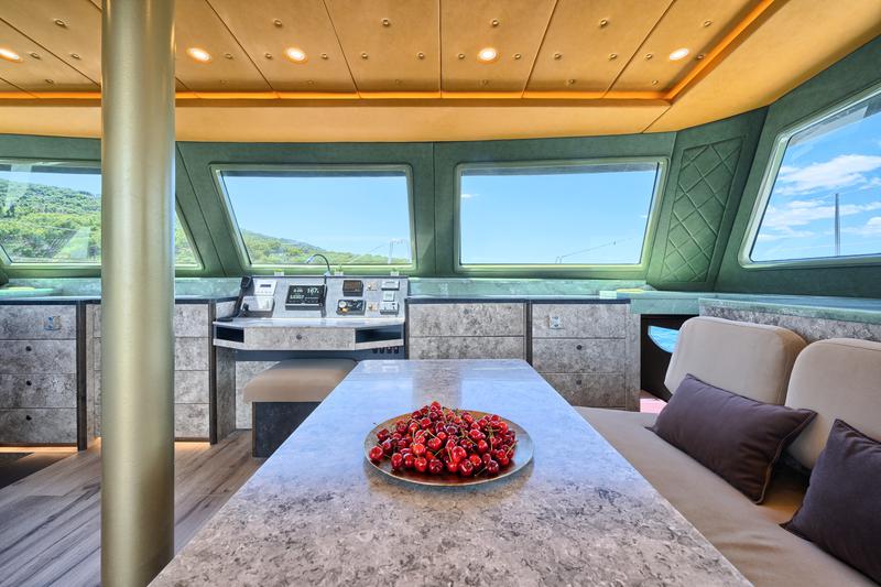 Book yachts online - catamaran - Luna 49 - Gold - rent