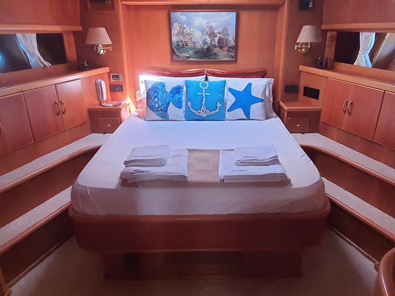 Book yachts online - motorboat - Motoryacht - Sirocco - rent
