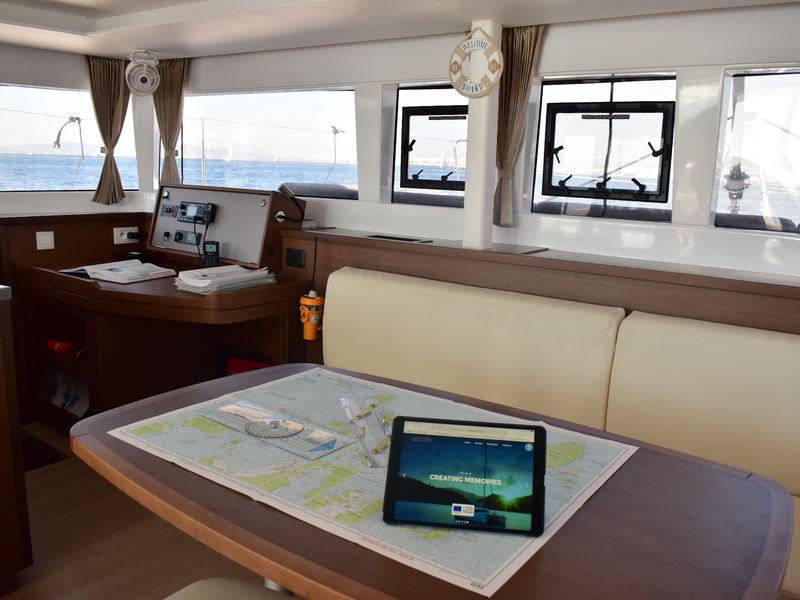 Book yachts online - catamaran - Lagoon 450 Fly (Genarator,A/C,Water Maker,Inverter) - ALKISTIS - rent