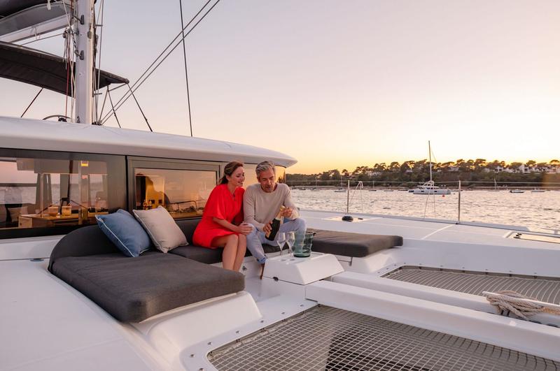 Book yachts online - catamaran - Lagoon 46 - Chica - rent