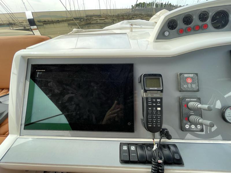 Book yachts online - motorboat - Princess 62 - Jako 62 - rent