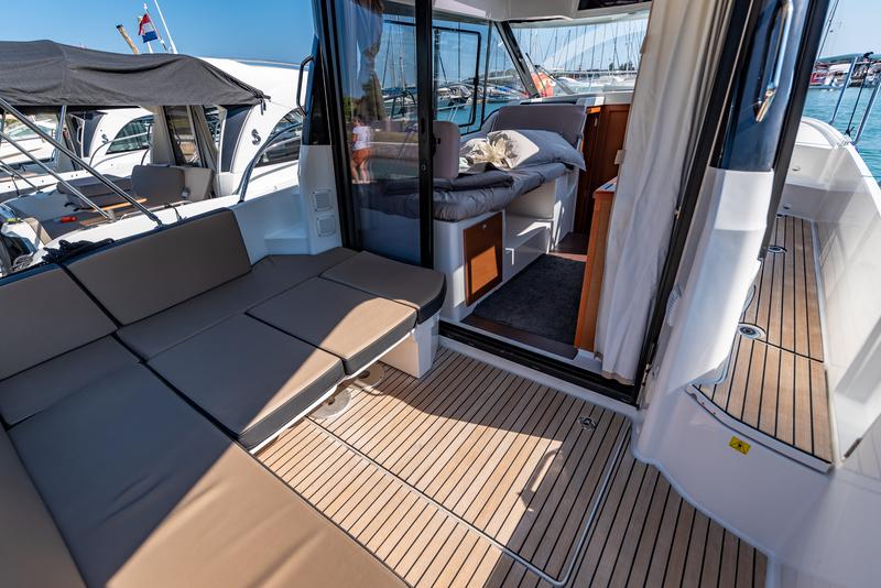 Book yachts online - motorboat - Merry Fisher 895 - Kim - rent