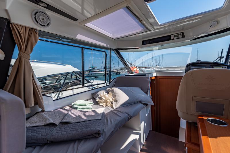 Book yachts online - motorboat - Merry Fisher 895 - Kim - rent