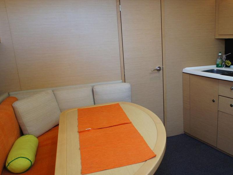 Book yachts online - motorboat - Monte Carlo 37 Open - Port Solent - rent
