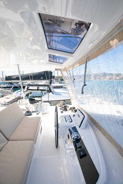 Book yachts online - catamaran - Lagoon 46 Owner Version - Unbound - rent