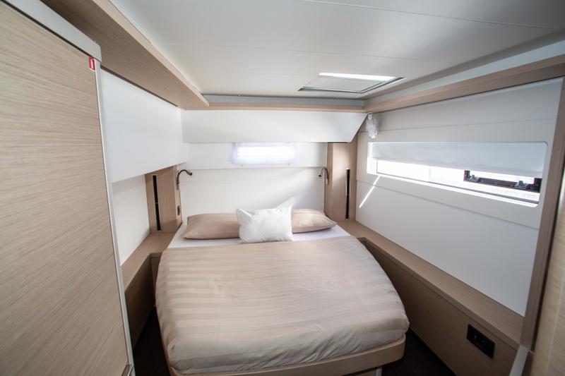 Book yachts online - catamaran - Lagoon 46 Owner Version - Unbound - rent