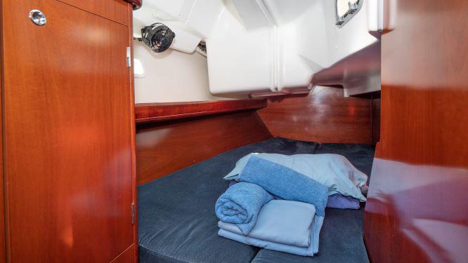 Book yachts online - sailboat - Beneteau Oceanis 343 - YAKUBU - rent
