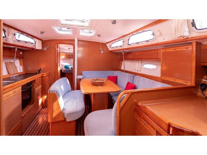 Book yachts online - sailboat - Bavaria Cruiser 40 - BUNNY GIRL - rent