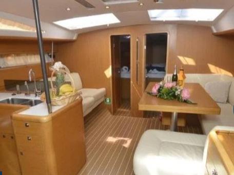 Book yachts online - sailboat - Jeanneau 53 - Gin Tonic - rent