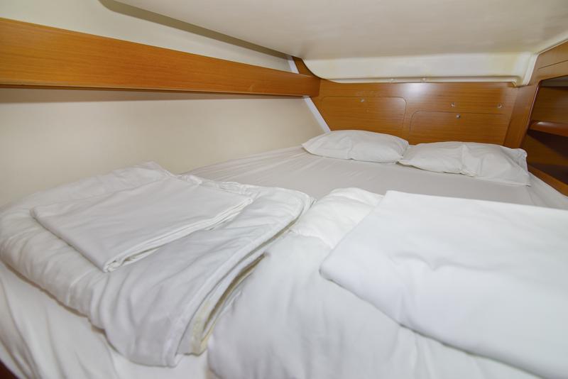 Book yachts online - sailboat - Beneteau Cyclades 50.5 - SaPhiSo III - rent