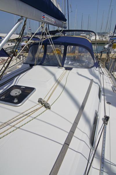 Book yachts online - sailboat - Beneteau Cyclades 39.3 - Helena - rent