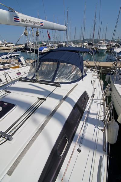 Book yachts online - sailboat - Beneteau Oceanis 43 - SAPHISO II - rent