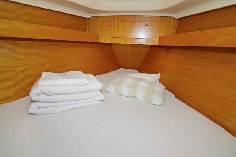 Book yachts online - sailboat - Elan 344 Impression - Rosa - rent