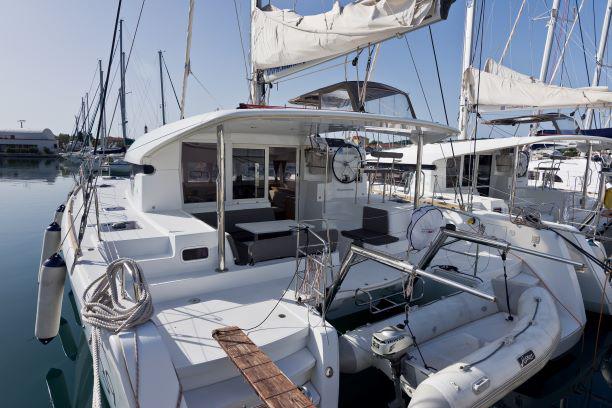 Book yachts online - catamaran - Lagoon 39 - Anegada - rent