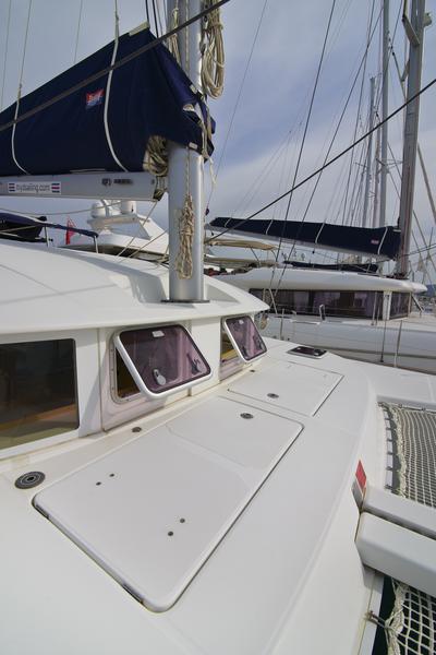 Book yachts online - catamaran - Lagoon 380 - Shona - rent