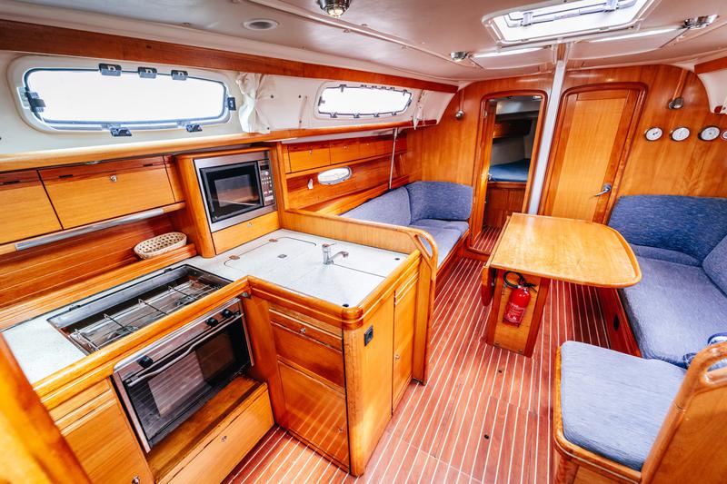 Book yachts online - sailboat - Bavaria 38 Cruiser - Marge - rent