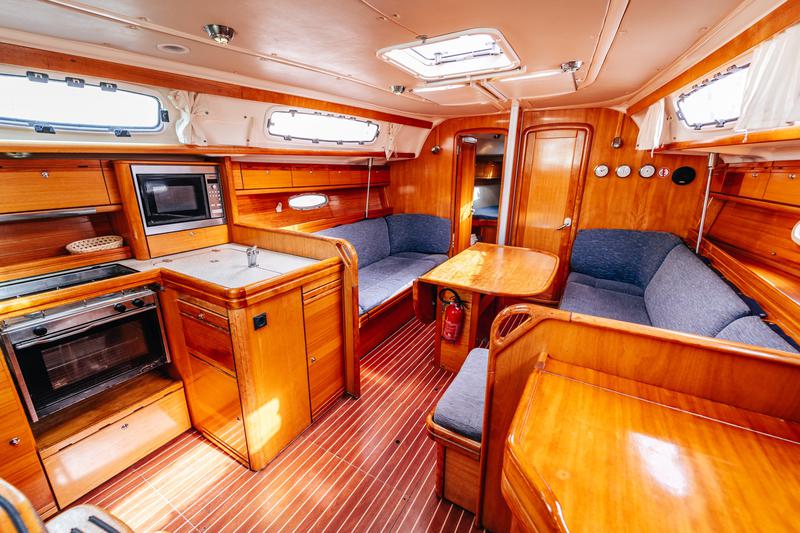 Book yachts online - sailboat - Bavaria 38 Cruiser - Marge - rent