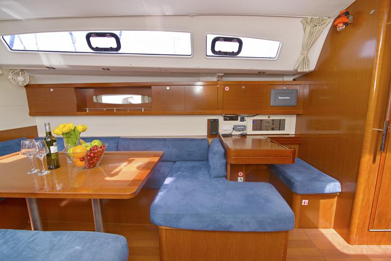 Book yachts online - sailboat - Oceanis 50 Family - EVITA I - rent