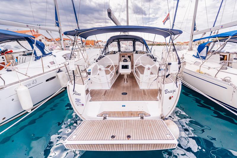 Book yachts online - sailboat - Bavaria Cruiser 37 - Flinx - rent
