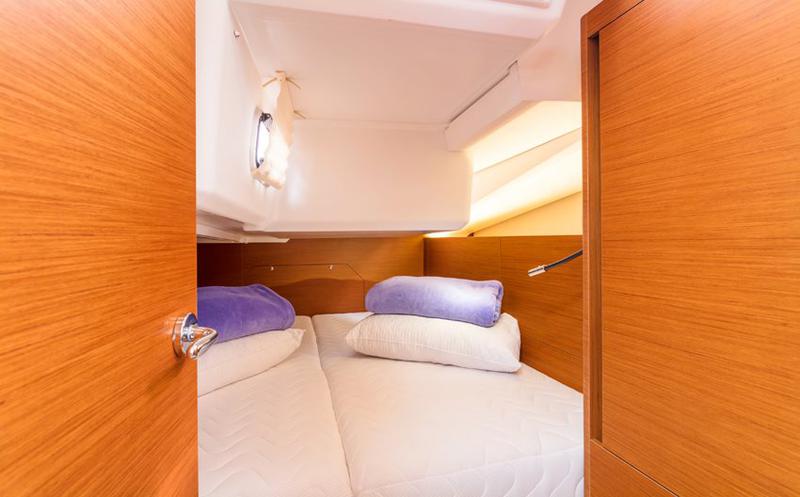 Book yachts online - sailboat - Sun Odyssey 440 - Marilyn - rent
