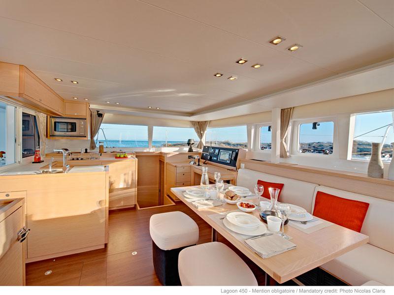 Book yachts online - catamaran - Lagoon 450 Flybridge - WindFinder - rent