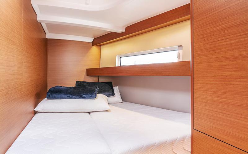 Book yachts online - sailboat - Sun Odyssey 440 - Indira - rent