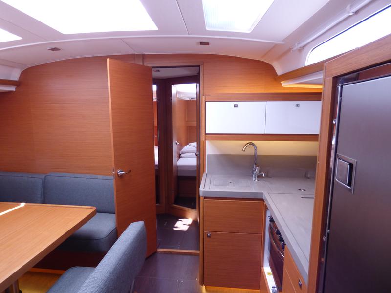Book yachts online - sailboat - Dufour 470 - BALU - rent