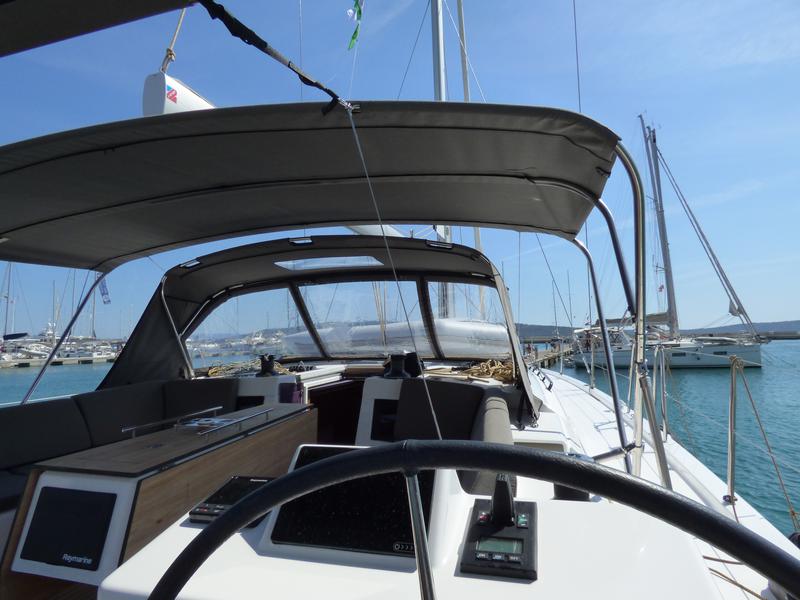 Book yachts online - sailboat - Dufour 470 - BALU - rent