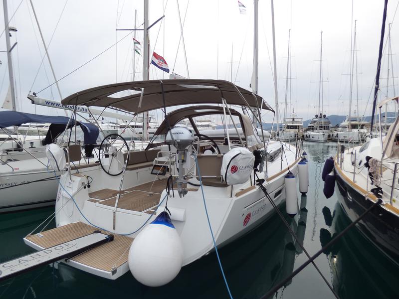 Book yachts online - sailboat - Sun Odyssey 519 - Geronimo - rent