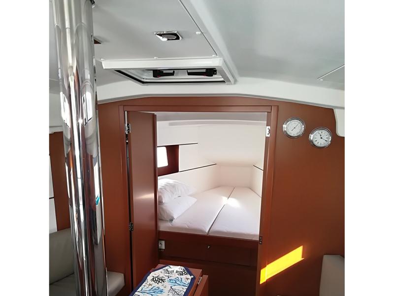 Book yachts online - sailboat - Oceanis 35 - Te Fiti - rent