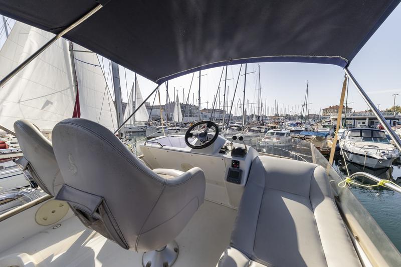 Book yachts online - motorboat - Antares 10.80 - Hantobas - rent