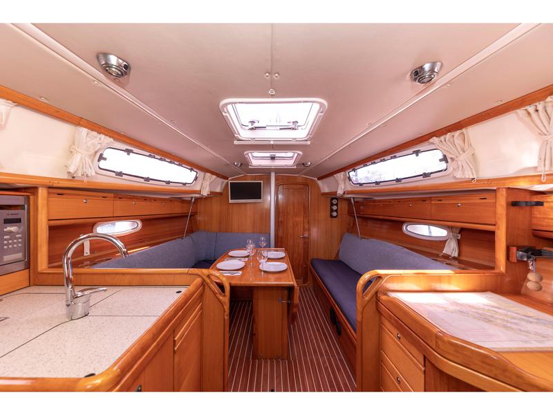 Book yachts online - sailboat - Bavaria 34 Cruiser - Nina Nina - new sails 2022. - rent