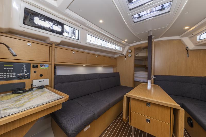 Book yachts online - sailboat - Bavaria Cruiser 34 Style - Lina - rent