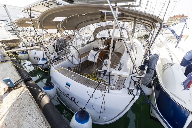 Book yachts online - sailboat - Bavaria Cruiser 34 Style - Lina - rent