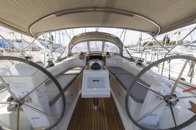 Book yachts online - sailboat - Bavaria Cruiser 34 Style - Lena - rent