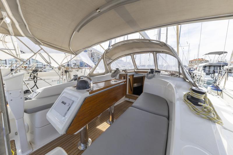 Book yachts online - sailboat - Bavaria Cruiser 34 Style - Lena - rent