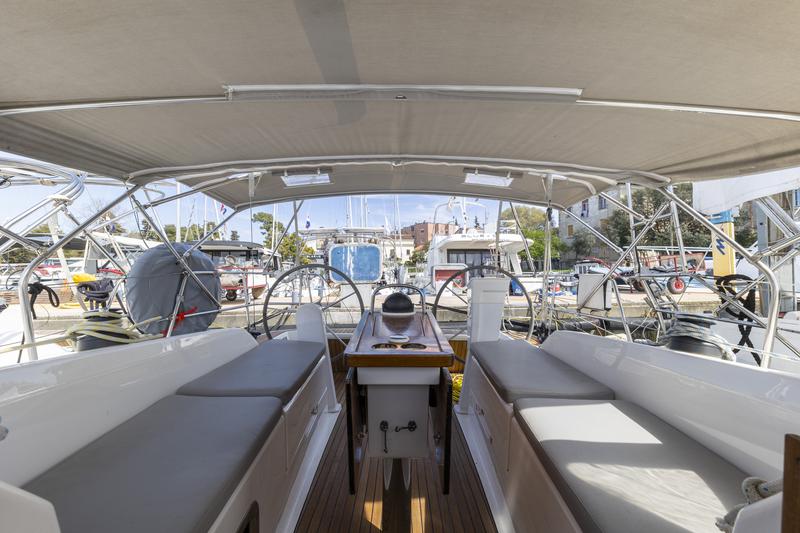 Book yachts online - sailboat - Bavaria Cruiser 34 Style - Lena - rent