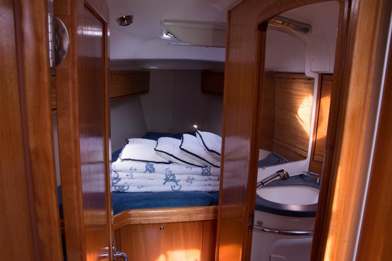 Book yachts online - sailboat - Bavaria 38 Cruiser - (1132 BG) (sails 2015) - rent