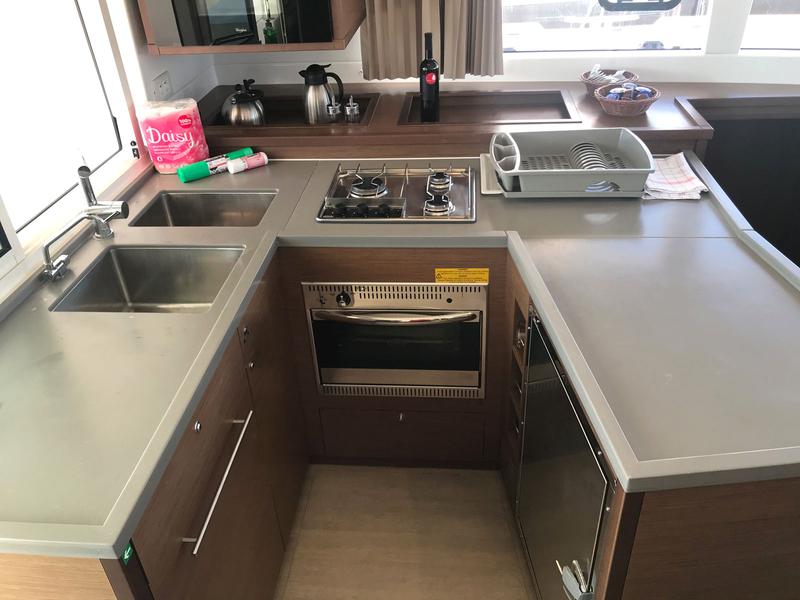 Book yachts online - catamaran - Lagoon 450  F - ADRIATIC CHEETAH - rent
