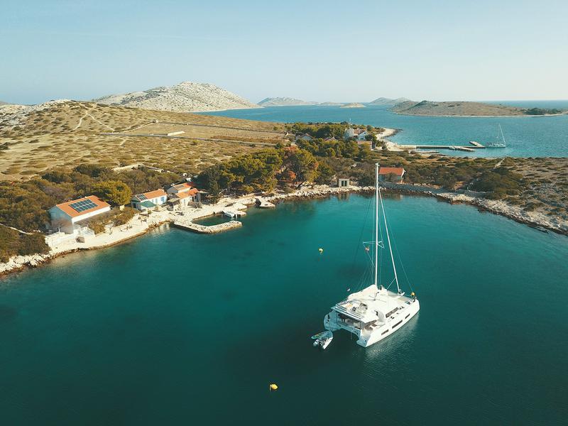 Book yachts online - catamaran - Dufour Catamaran 48 - DREAMLAND - rent