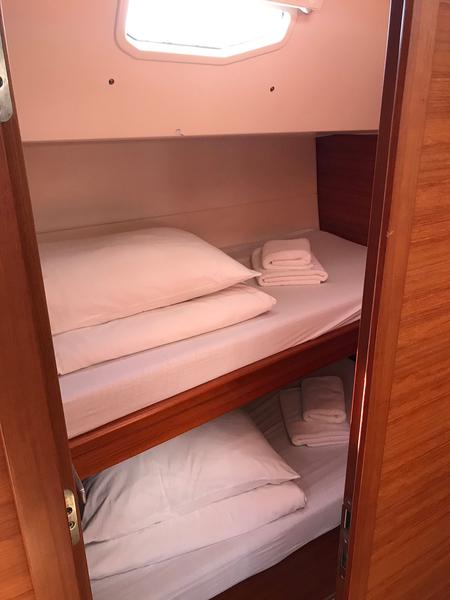 Book yachts online - sailboat - More 55 - MRS.ROBINSON - rent