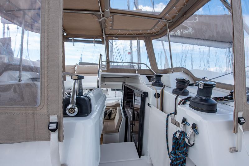 Book yachts online - catamaran - Fountaine Pajot Elba 45 - MALI HAVANA - rent