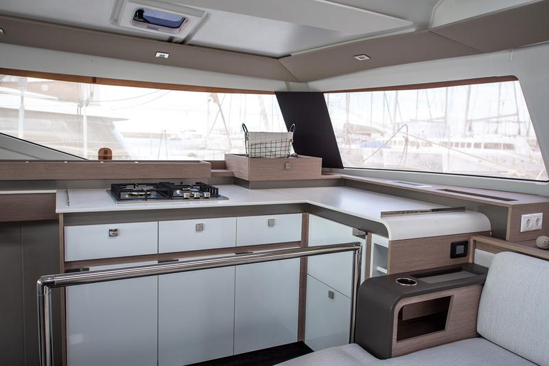 Book yachts online - catamaran - Fountaine Pajot Elba 45 - MALI HAVANA - rent